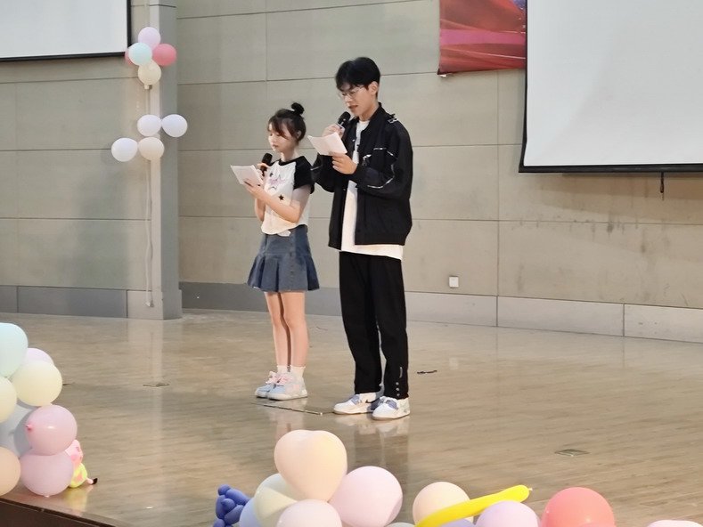 日出水了啊快点使劲动态图