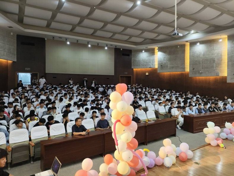 日出水了啊快点使劲动态图