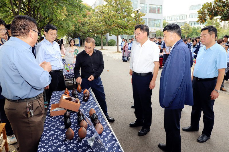 日出水了啊快点使劲动态图