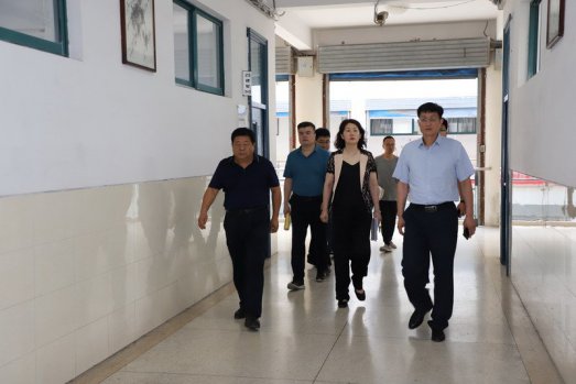 日出水了啊快点使劲动态图