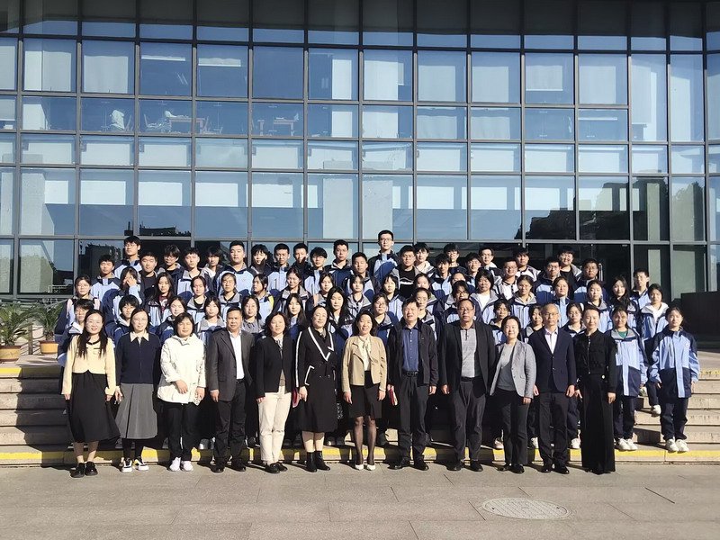 日出水了啊快点使劲动态图