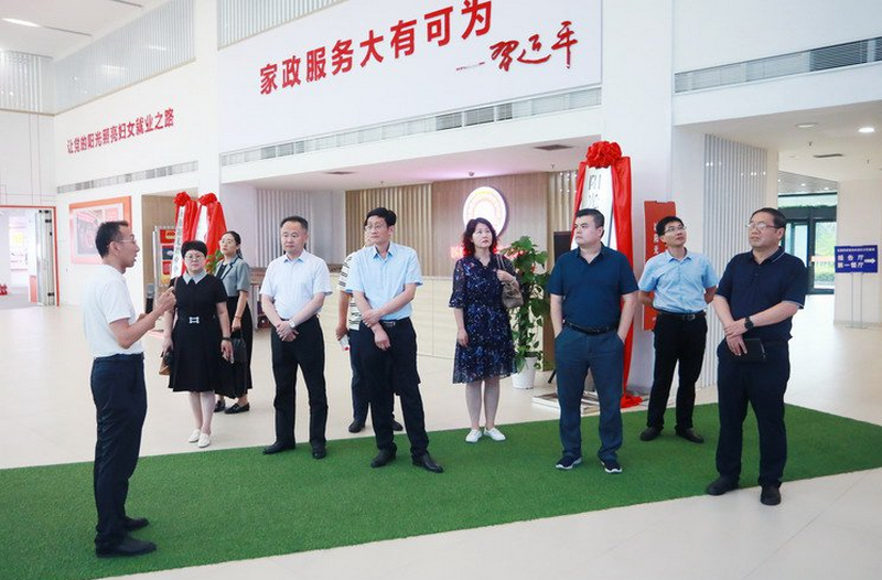 日出水了啊快点使劲动态图