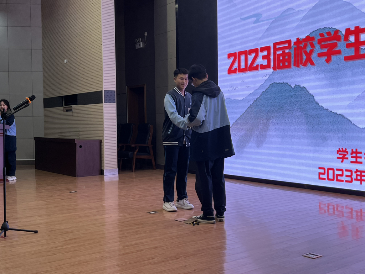 日出水了啊快点使劲动态图