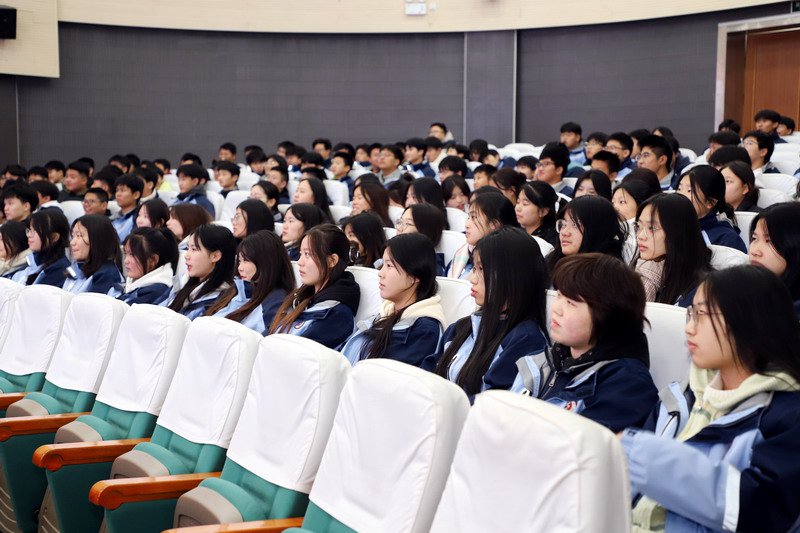 日出水了啊快点使劲动态图