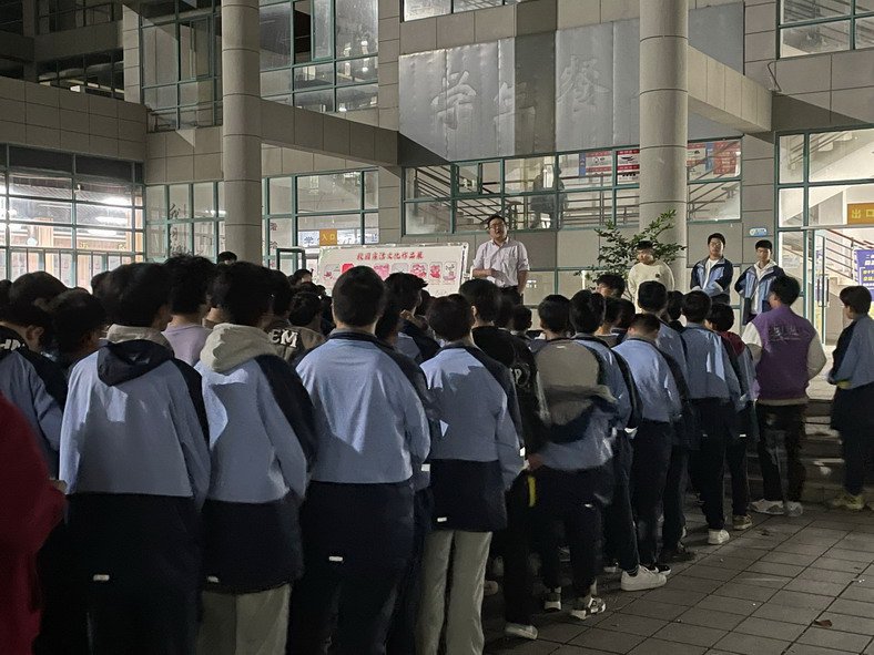 日出水了啊快点使劲动态图