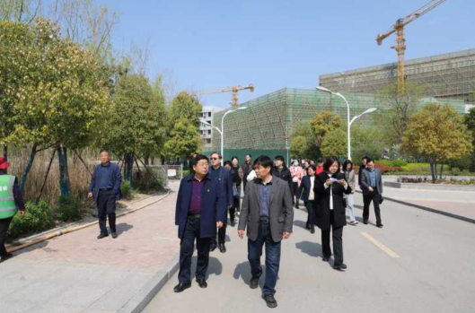 日出水了啊快点使劲动态图