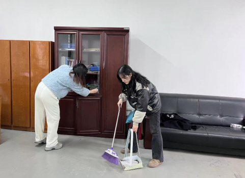 日出水了啊快点使劲动态图