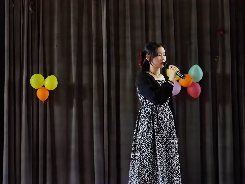 日出水了啊快点使劲动态图