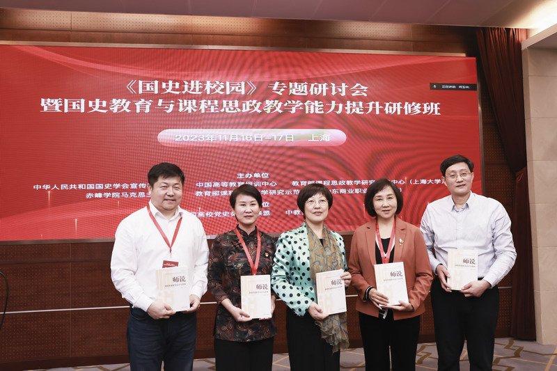 日出水了啊快点使劲动态图