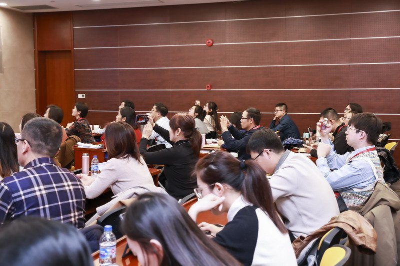 日出水了啊快点使劲动态图