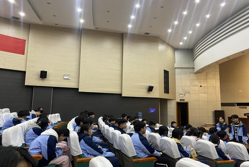 日出水了啊快点使劲动态图