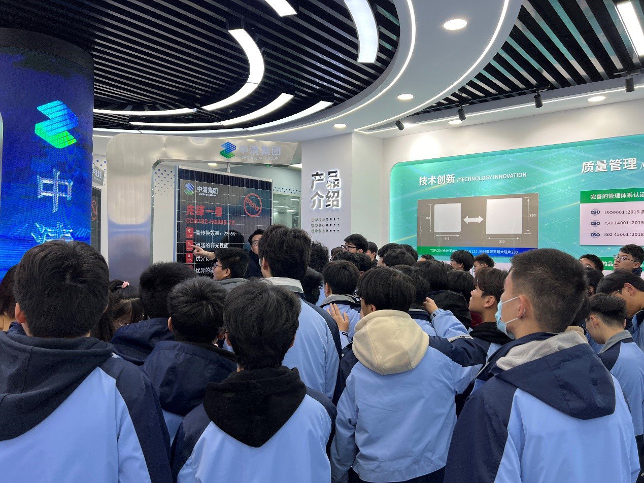 日出水了啊快点使劲动态图