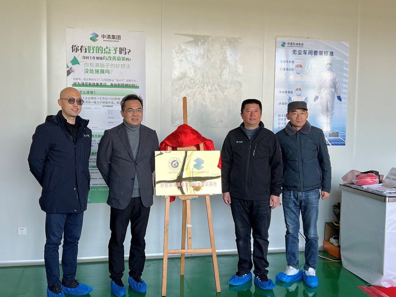 日出水了啊快点使劲动态图