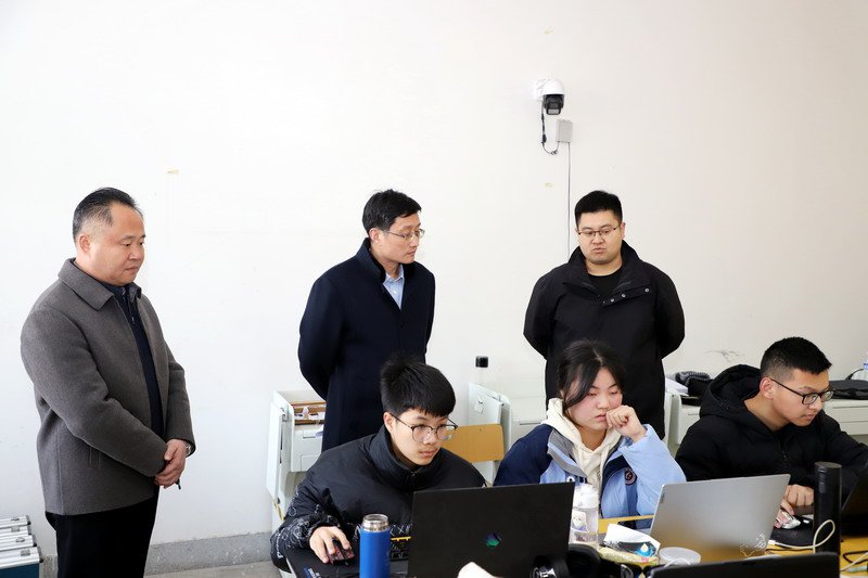 日出水了啊快点使劲动态图