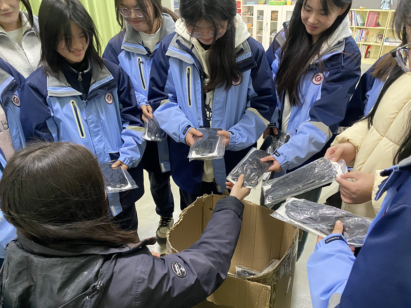 日出水了啊快点使劲动态图