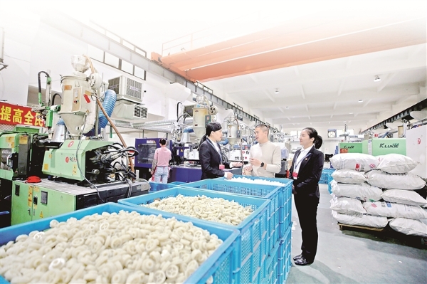 日出水了啊快点使劲动态图