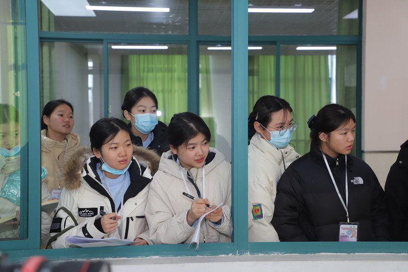 日出水了啊快点使劲动态图