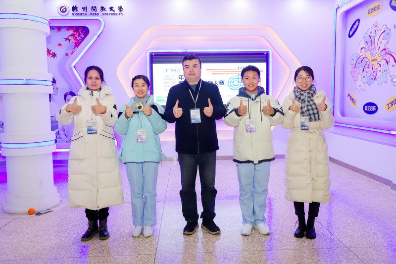 日出水了啊快点使劲动态图