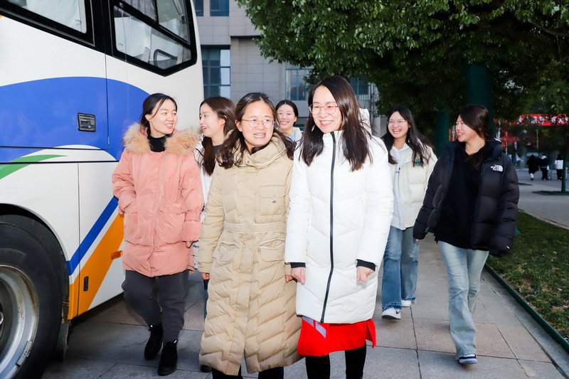 日出水了啊快点使劲动态图