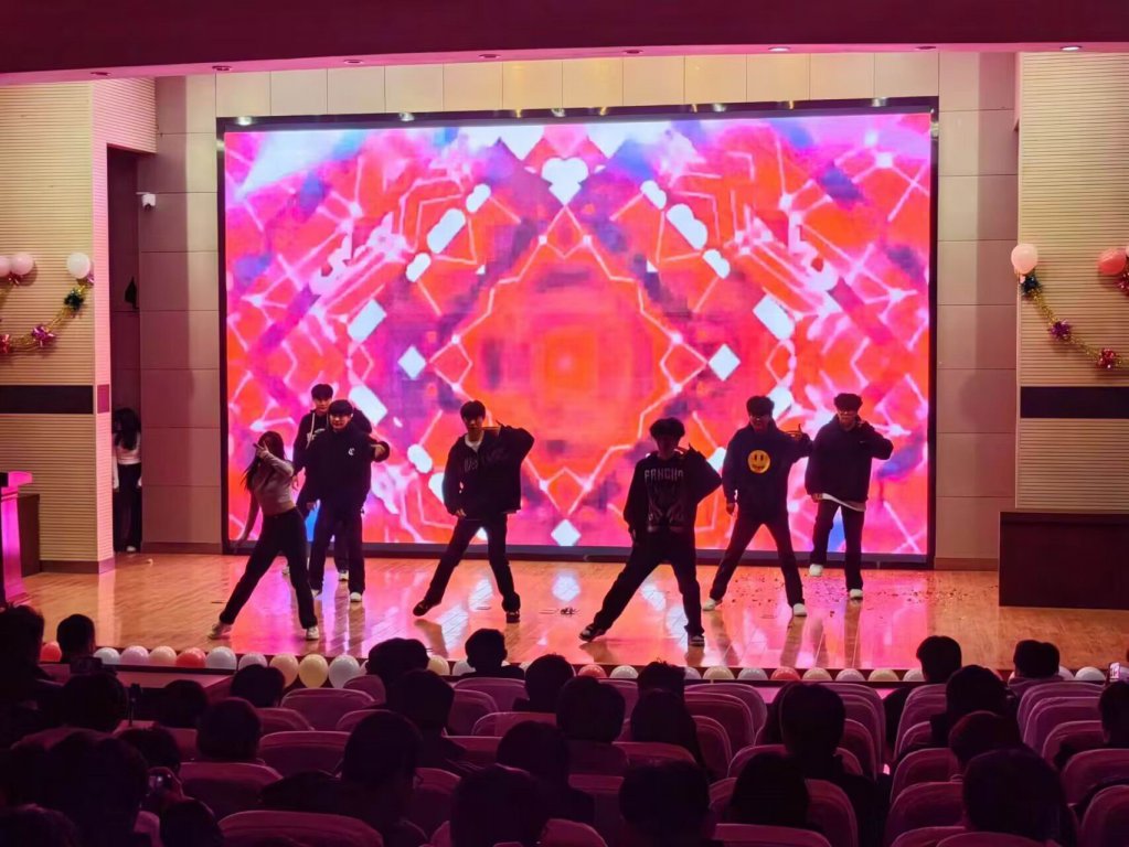 日出水了啊快点使劲动态图