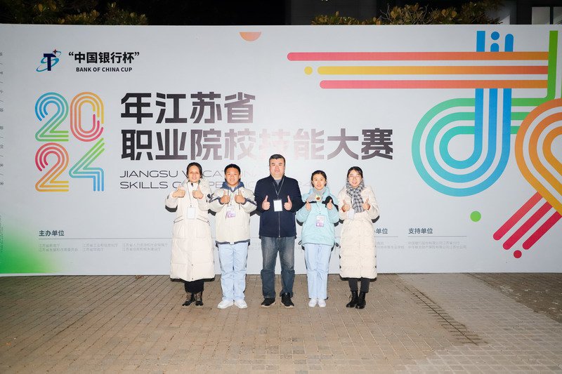 日出水了啊快点使劲动态图