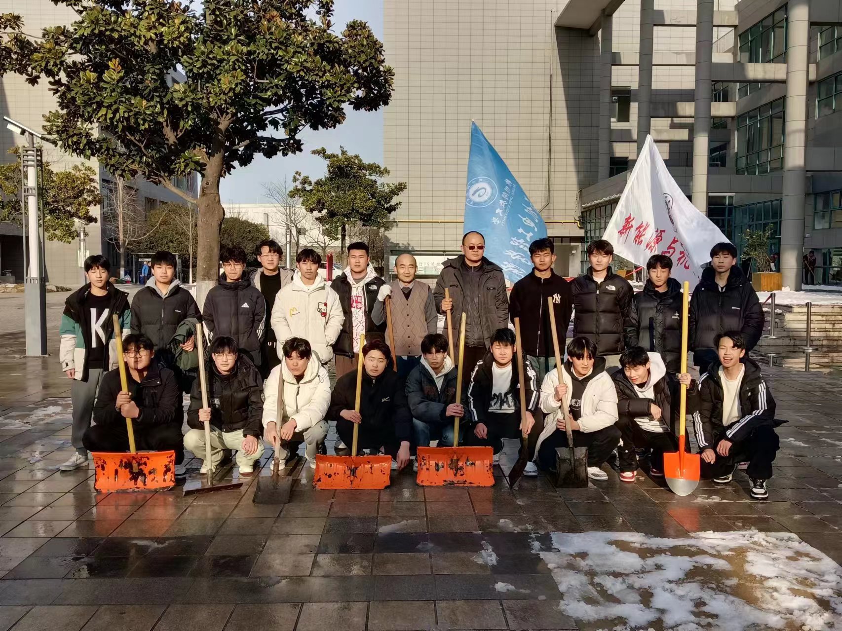 日出水了啊快点使劲动态图