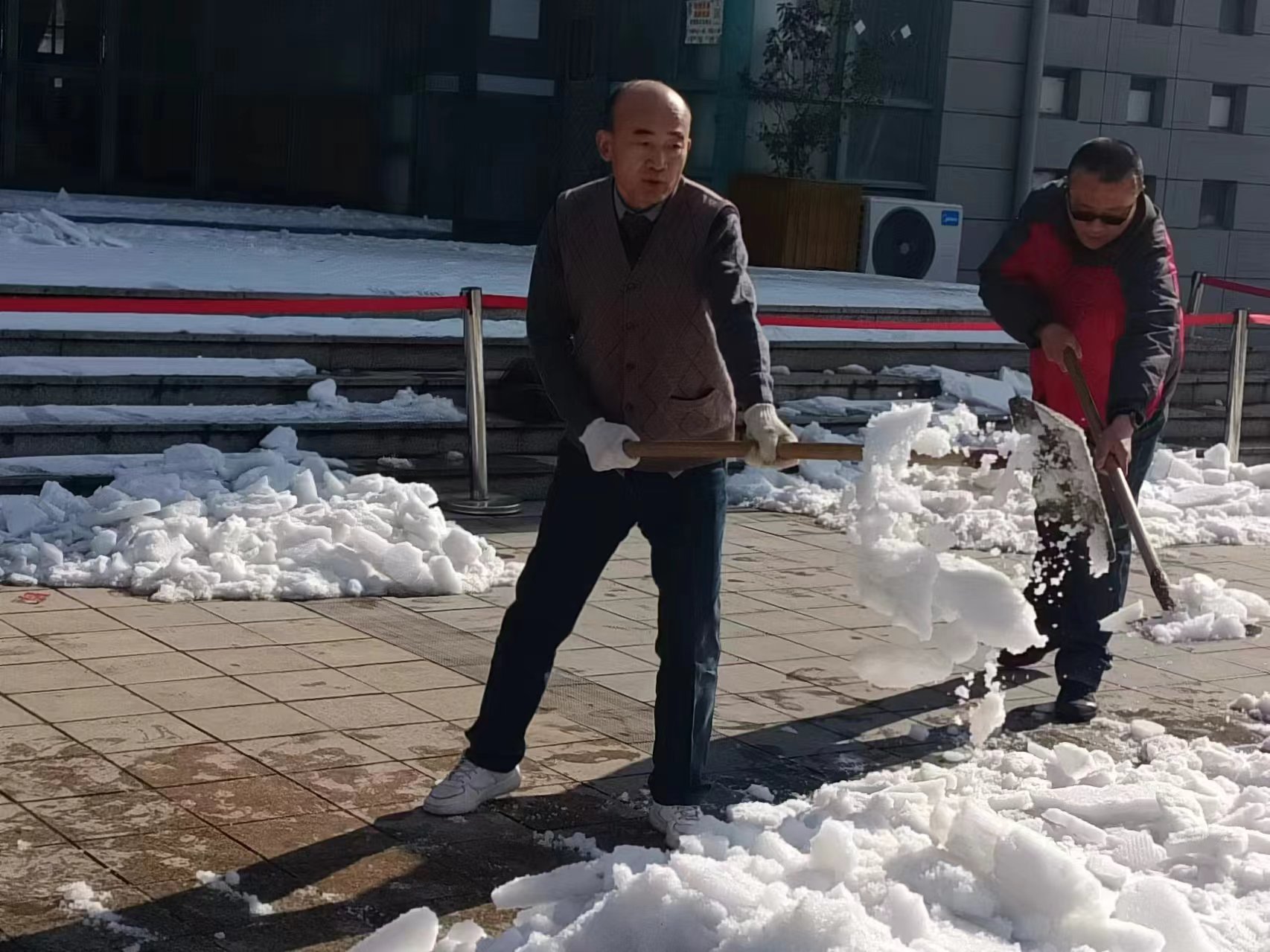 日出水了啊快点使劲动态图