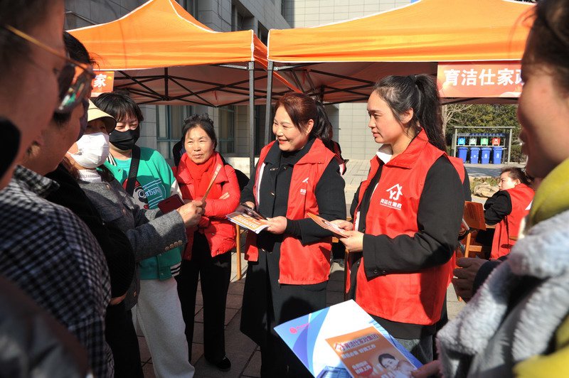 日出水了啊快点使劲动态图