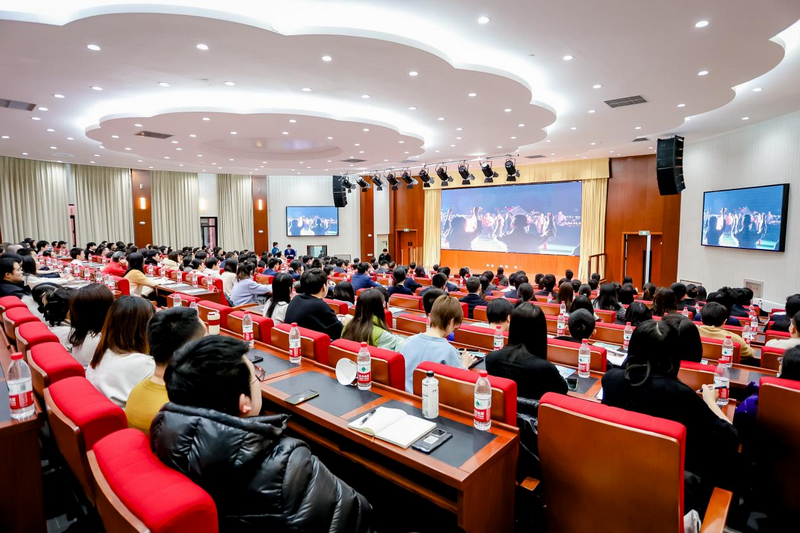 日出水了啊快点使劲动态图