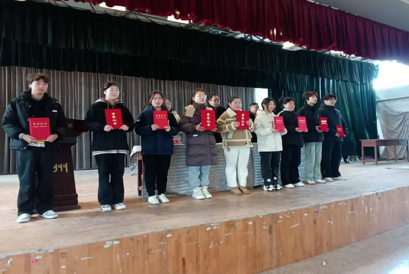 日出水了啊快点使劲动态图