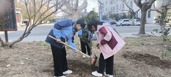 日出水了啊快点使劲动态图