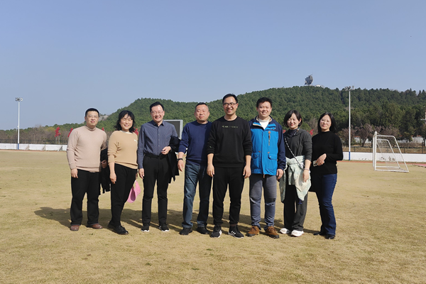 日出水了啊快点使劲动态图