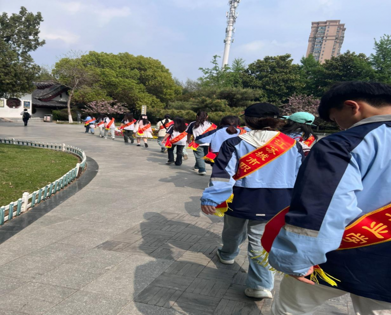 日出水了啊快点使劲动态图