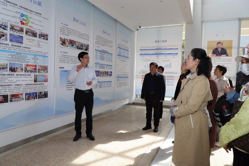 日出水了啊快点使劲动态图