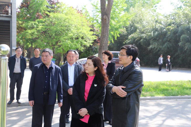 日出水了啊快点使劲动态图