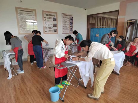 日出水了啊快点使劲动态图