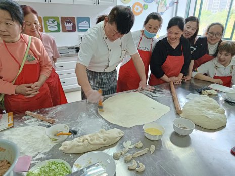 日出水了啊快点使劲动态图