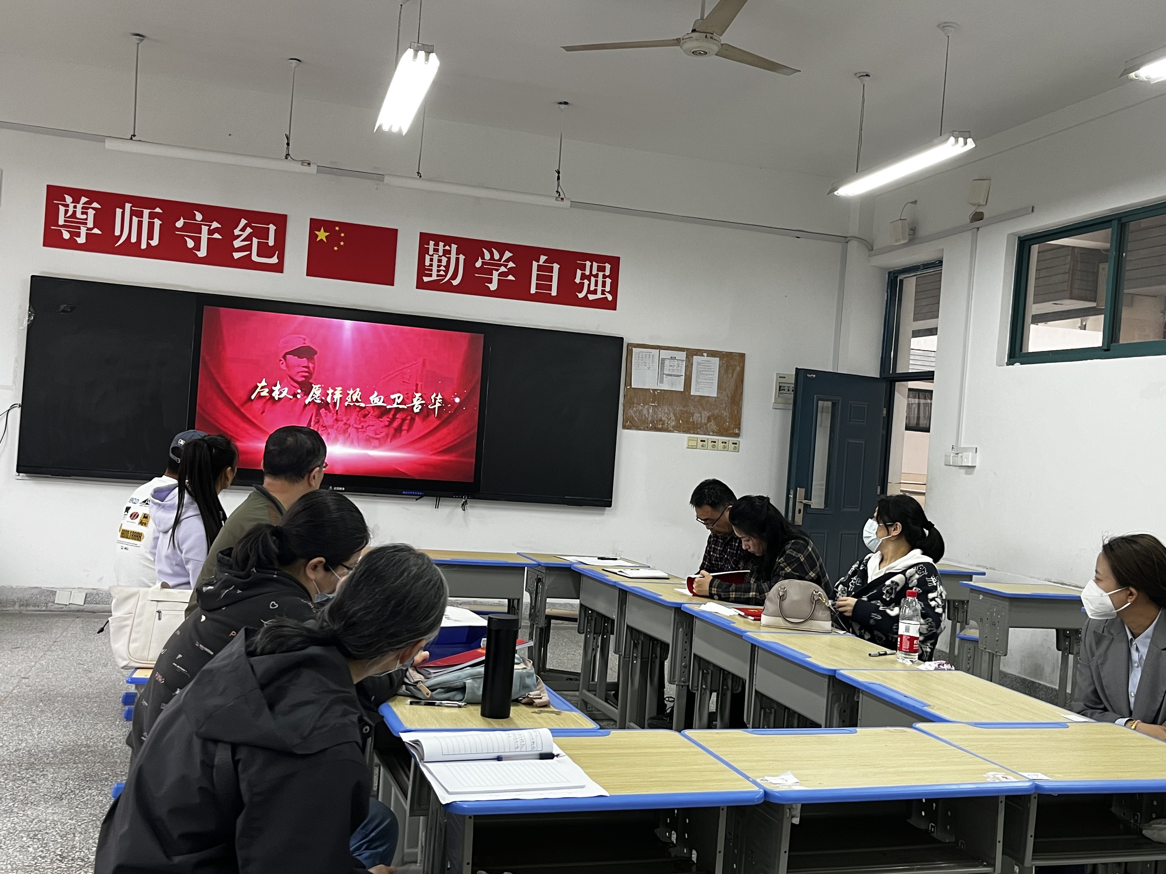 日出水了啊快点使劲动态图