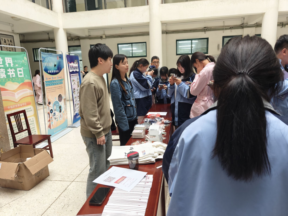 日出水了啊快点使劲动态图