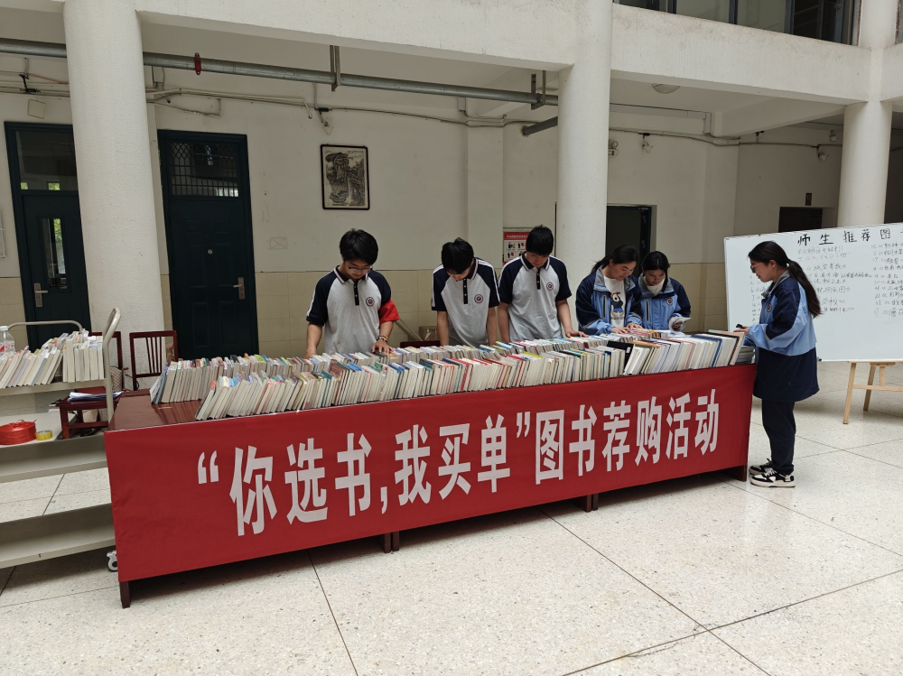 日出水了啊快点使劲动态图