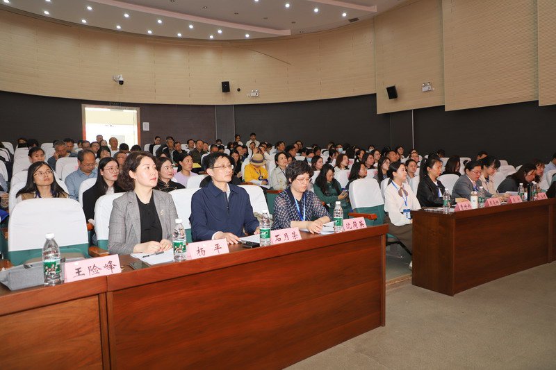 日出水了啊快点使劲动态图