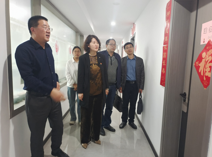 日出水了啊快点使劲动态图