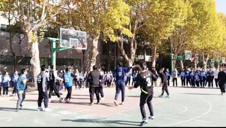 日出水了啊快点使劲动态图