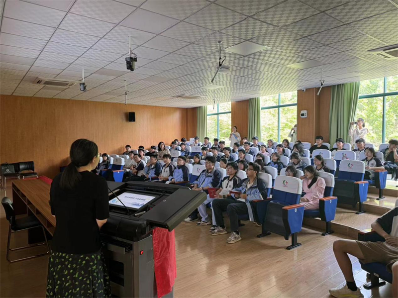 日出水了啊快点使劲动态图