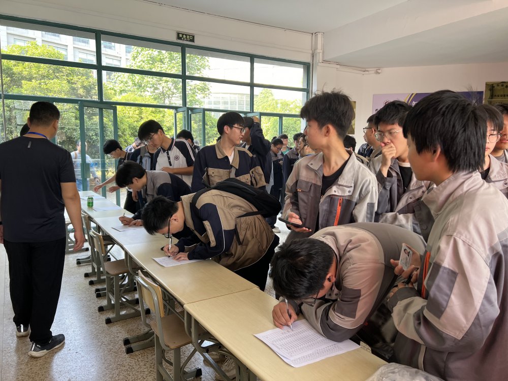 日出水了啊快点使劲动态图