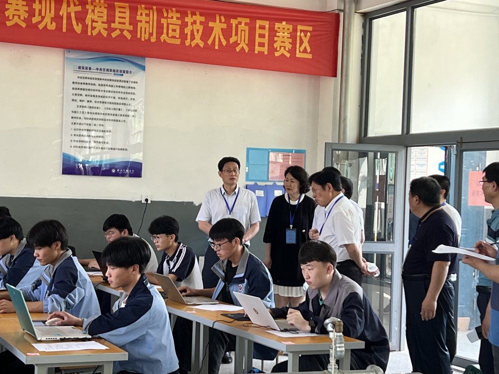 日出水了啊快点使劲动态图