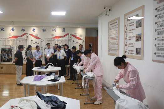 日出水了啊快点使劲动态图