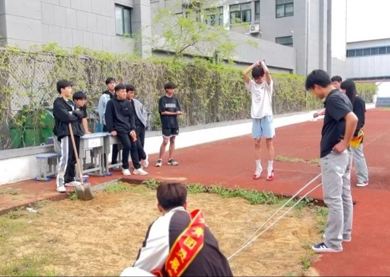 日出水了啊快点使劲动态图