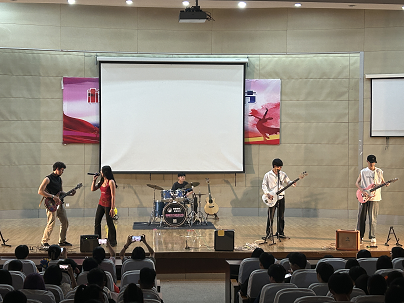 日出水了啊快点使劲动态图