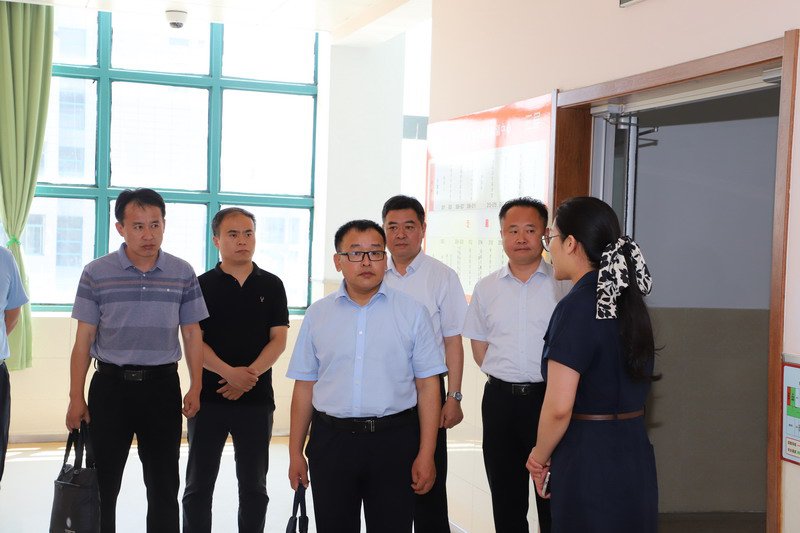 日出水了啊快点使劲动态图